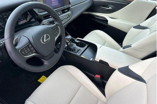 2025 Lexus ES 350 Base