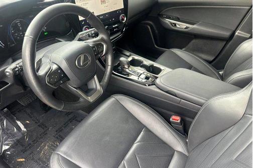 2025 Lexus NX 450h+ Luxury