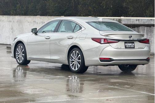 2021 Lexus ES 300h Base