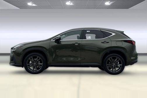 Nori Green Pearl 2026 Lexus NX 450h+ Luxury