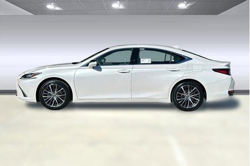 2025 Lexus ES 300h Base