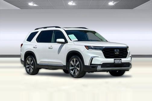 Platinum White Pearl 2025 Honda Pilot Touring 8-Passenger