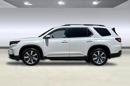 Platinum White Pearl 2025 Honda Pilot Touring 8-Passenger
