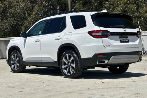 Platinum White Pearl 2025 Honda Pilot Touring 8-Passenger