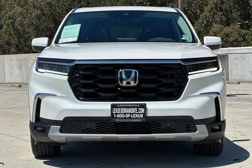 Platinum White Pearl 2025 Honda Pilot Touring 8-Passenger