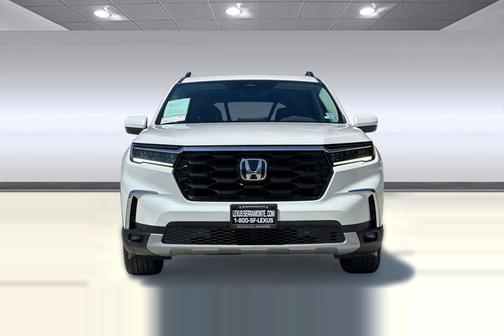 Platinum White Pearl 2025 Honda Pilot Touring 8-Passenger