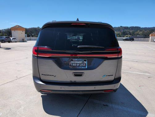2022 Chrysler Pacifica Hybrid Limited