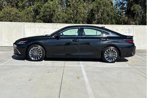 Caviar 2025 Lexus ES 300h Luxury