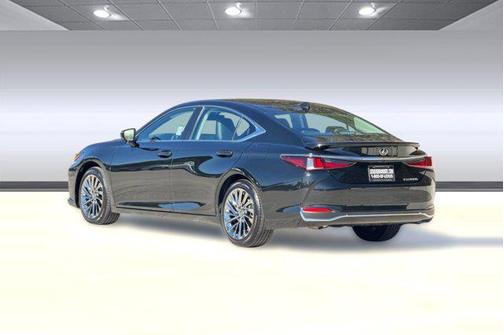 2025 Lexus ES 300h Luxury