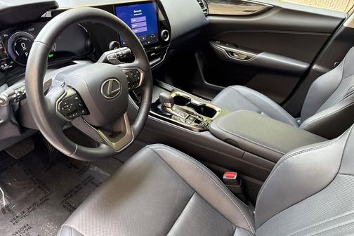 Eminent White Pearl 2025 Lexus NX 350h Premium