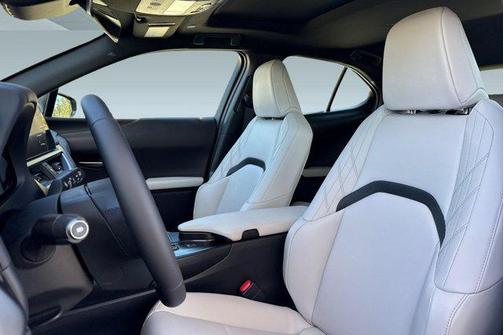 Iridium 2026 Lexus UX 300h Base