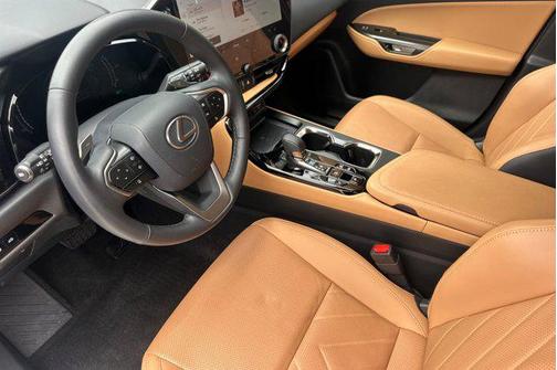 2025 Lexus NX 450h+ Luxury