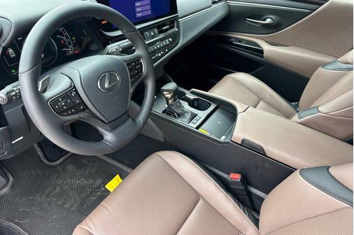 2025 Lexus ES 300h Base