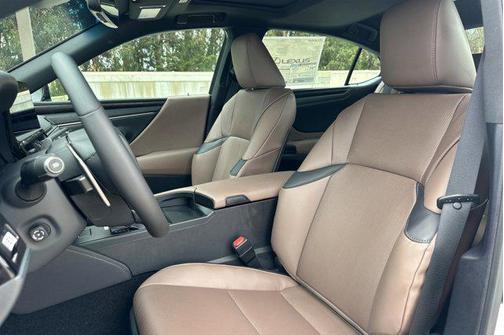 2025 Lexus ES 300h Base