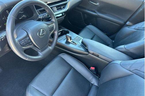2025 Lexus UX 300h Base