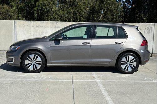 Brown 2016 Volkswagen e-Golf SEL Premium