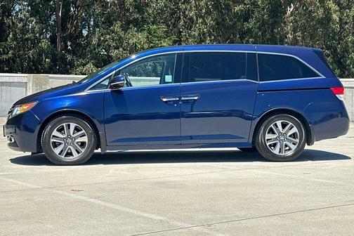 Obsidian Blue Pearl 2016 Honda Odyssey Touring