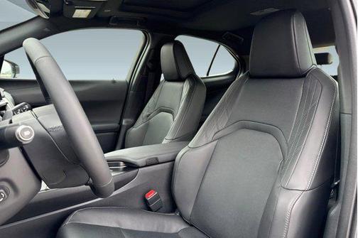 Iridium 2026 Lexus UX 300h Premium