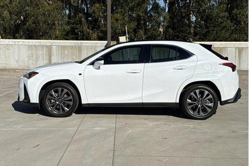 2025 Lexus UX 300h F SPORT Design