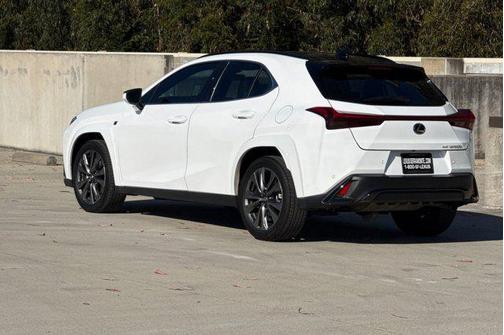 2025 Lexus UX 300h F SPORT Design