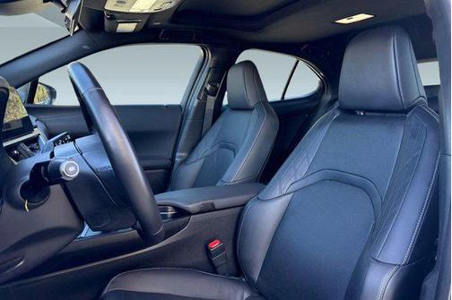 2025 Lexus UX 300h F SPORT Design