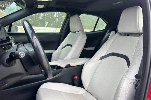 2023 Lexus UX 250h F Sport