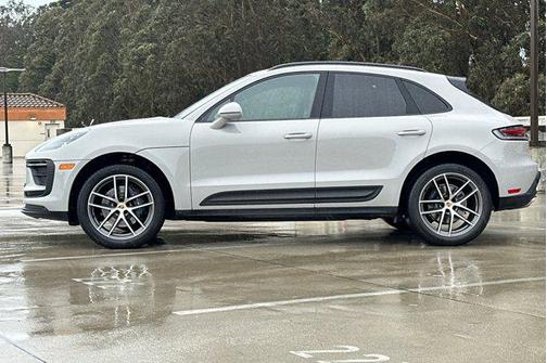 2022 Porsche Macan AWD