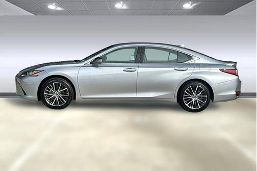 2025 Lexus ES 300h Base