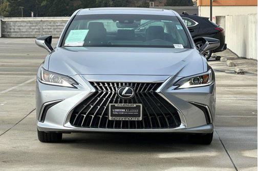 2025 Lexus ES 300h Base