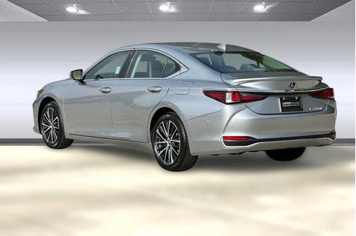 2025 Lexus ES 300h Base