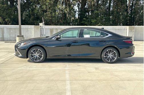 2025 Lexus ES 300h Base