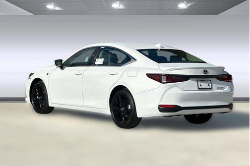 2025 Lexus ES 300h F SPORT Design