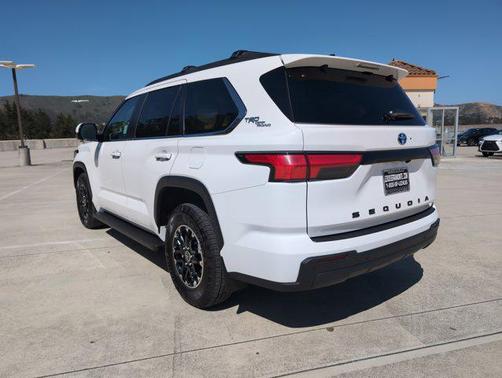 2024 Toyota Sequoia SR5