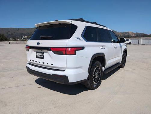 2024 Toyota Sequoia SR5