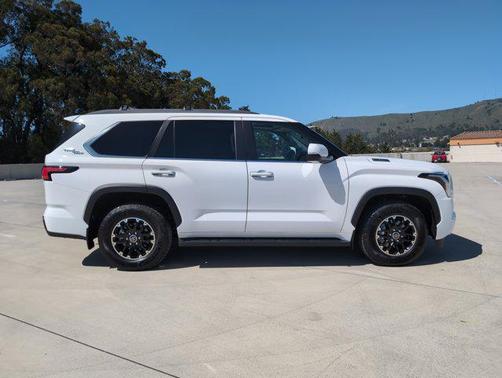 2024 Toyota Sequoia SR5