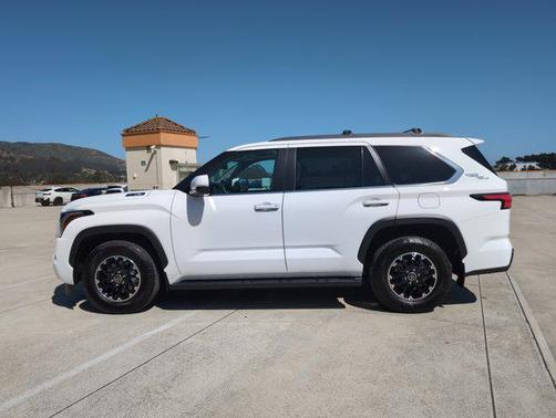 2024 Toyota Sequoia SR5