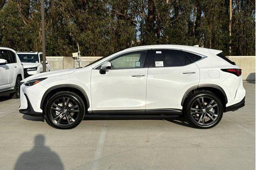 2026 Lexus NX 450h+ Luxury