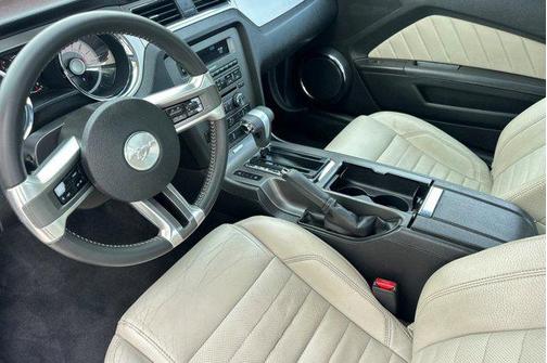 2012 Ford Mustang V6 Premium
