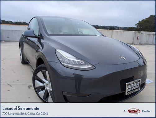 2022 Tesla Model Y Long Range Dual Motor All-Wheel Drive
