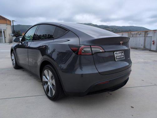 2022 Tesla Model Y Long Range Dual Motor All-Wheel Drive