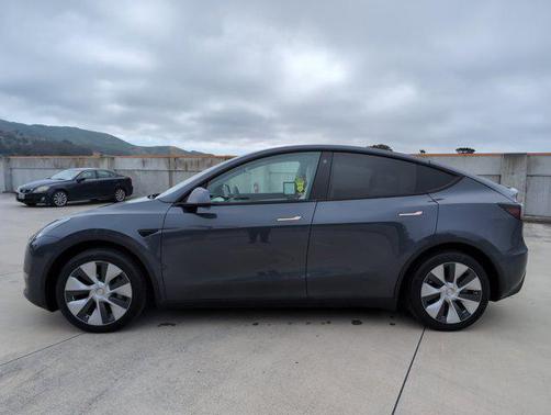 2022 Tesla Model Y Long Range Dual Motor All-Wheel Drive