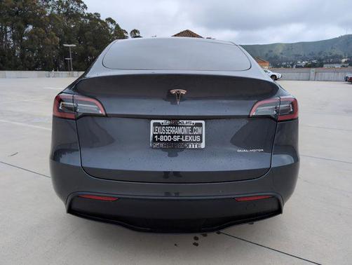 2022 Tesla Model Y Long Range Dual Motor All-Wheel Drive