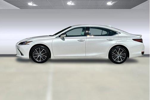 2025 Lexus ES 300h Base