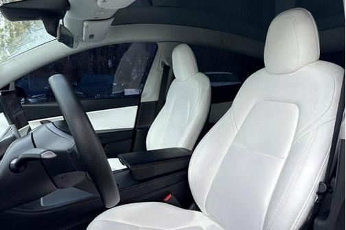 Deep Blue Metallic 2022 Tesla Model Y Long Range Dual Motor All-Wheel Drive