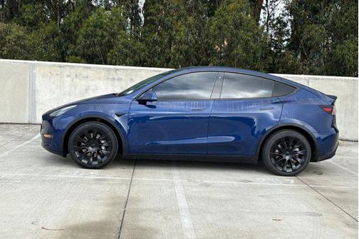 Deep Blue Metallic 2022 Tesla Model Y Long Range Dual Motor All-Wheel Drive
