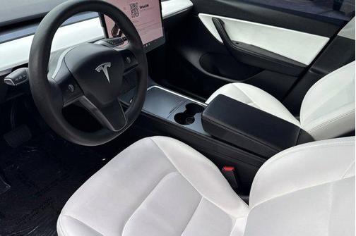 Deep Blue Metallic 2022 Tesla Model Y Long Range Dual Motor All-Wheel Drive