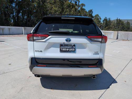 2023 Toyota RAV4 Hybrid SE