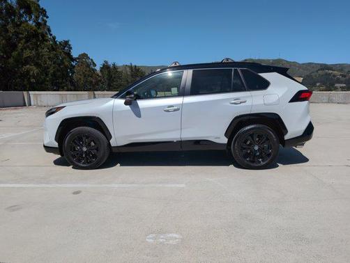 2023 Toyota RAV4 Hybrid SE