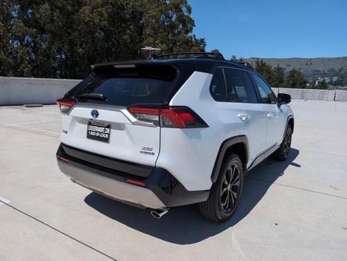 2023 Toyota RAV4 Hybrid SE