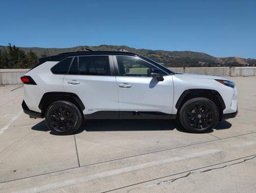 2023 Toyota RAV4 Hybrid SE